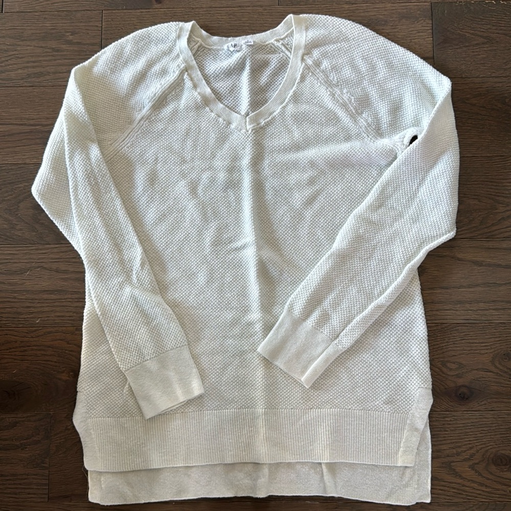 Women’s gap sweater